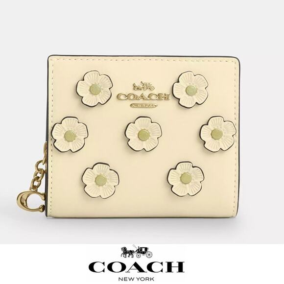 ❤️Coach Snap Wallet With Floral Applique - Picture 1 of 6